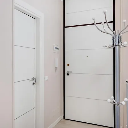 Luni Mare Bright Terrace Flat With Parking * Marinella di Sarzana