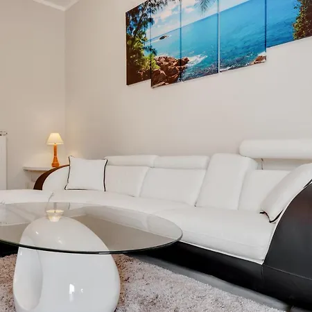 Luni Mare Bright Terrace Flat With Parking Appartement Marinella di Sarzana