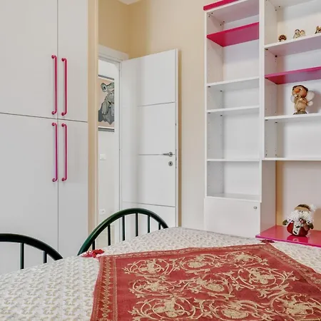 Luni Mare Bright Terrace Flat With Parking *