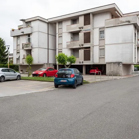 Luni Mare Bright Terrace Flat With Parking *