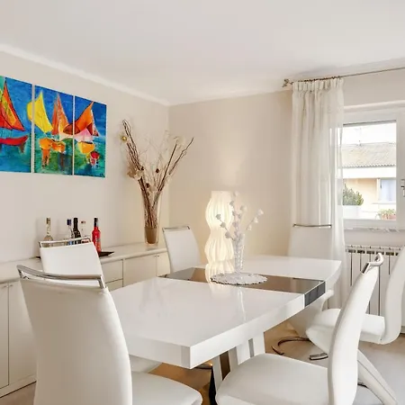 Luni Mare Bright Terrace Flat With Parking Daire